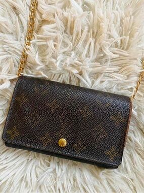 Authentic LOUIS VUITTON Micro Wallet / Crossbody Vintage 1992 Collection